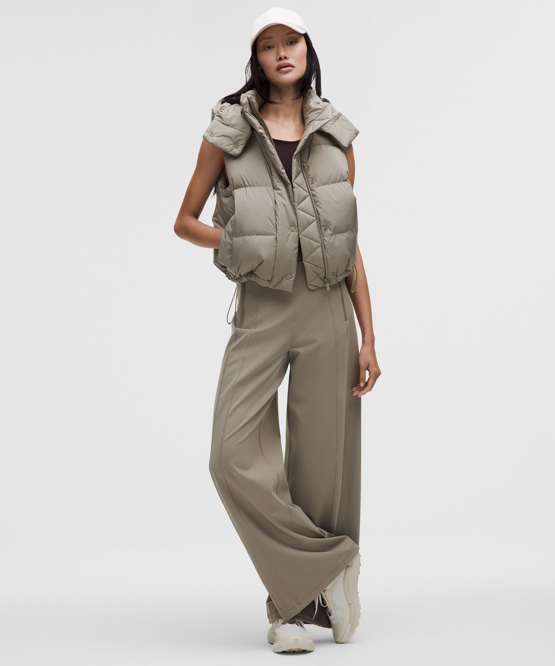 Wunder Puff Crop Yelek hover