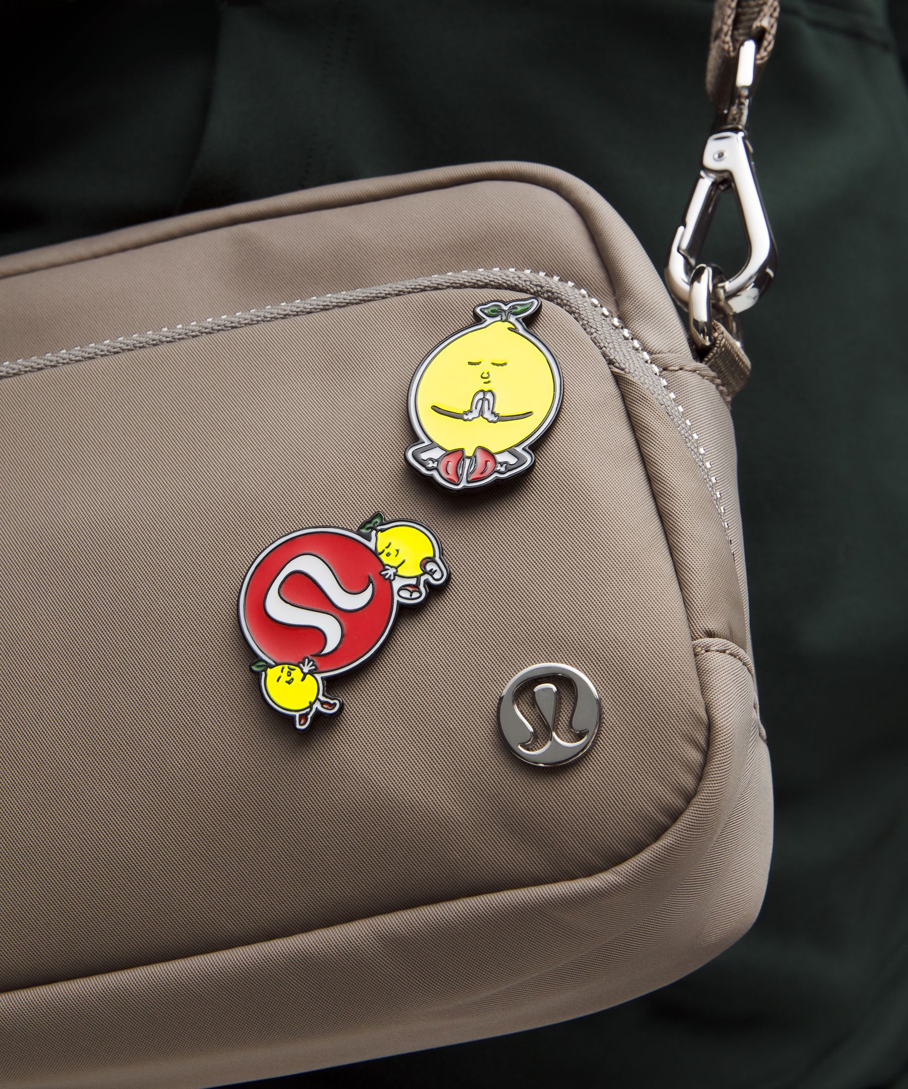 Collectible Pin 2'li Paket hover