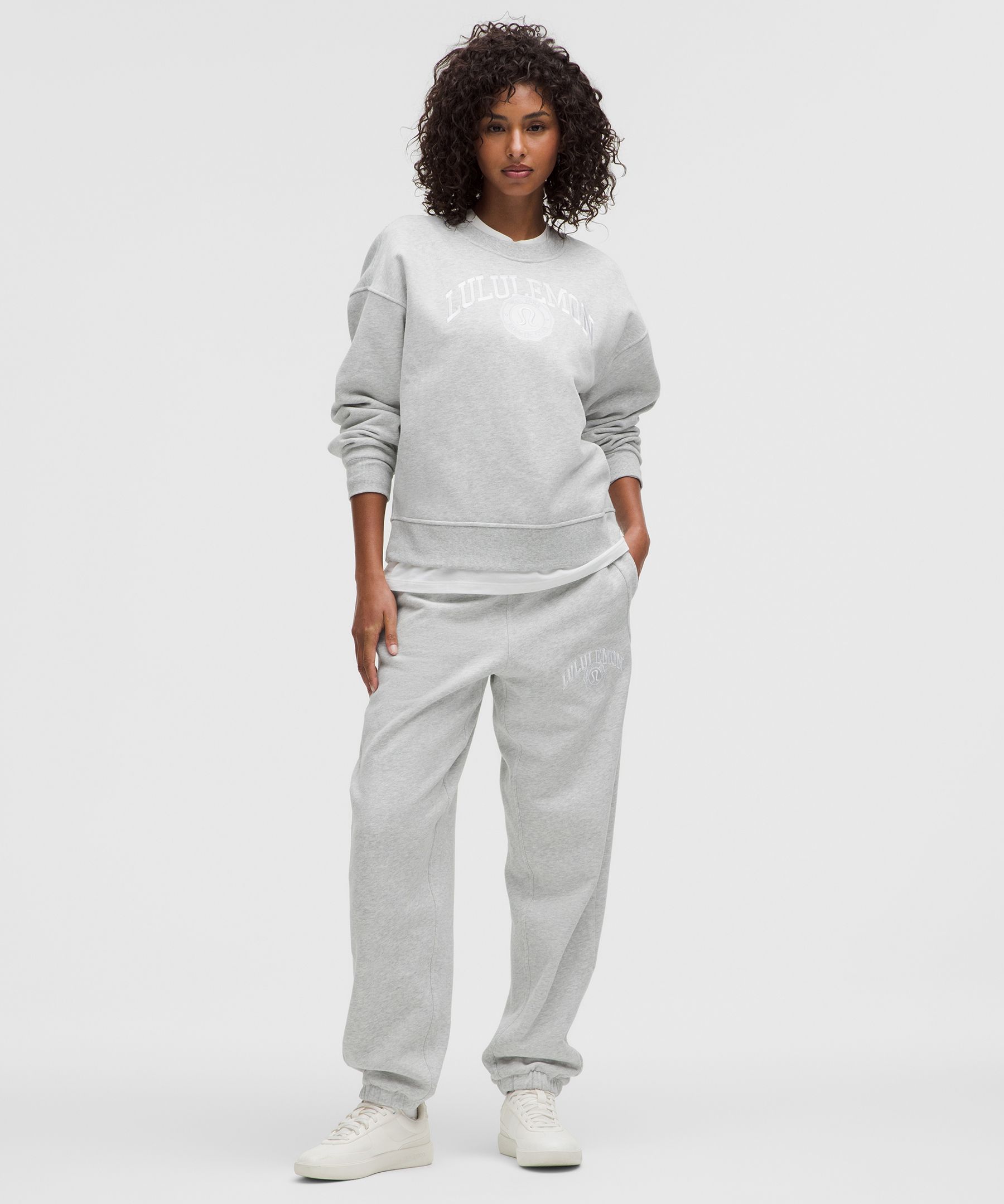 Perfectly Oversize Bisiklet Yaka Sweatshirt Graphic hover