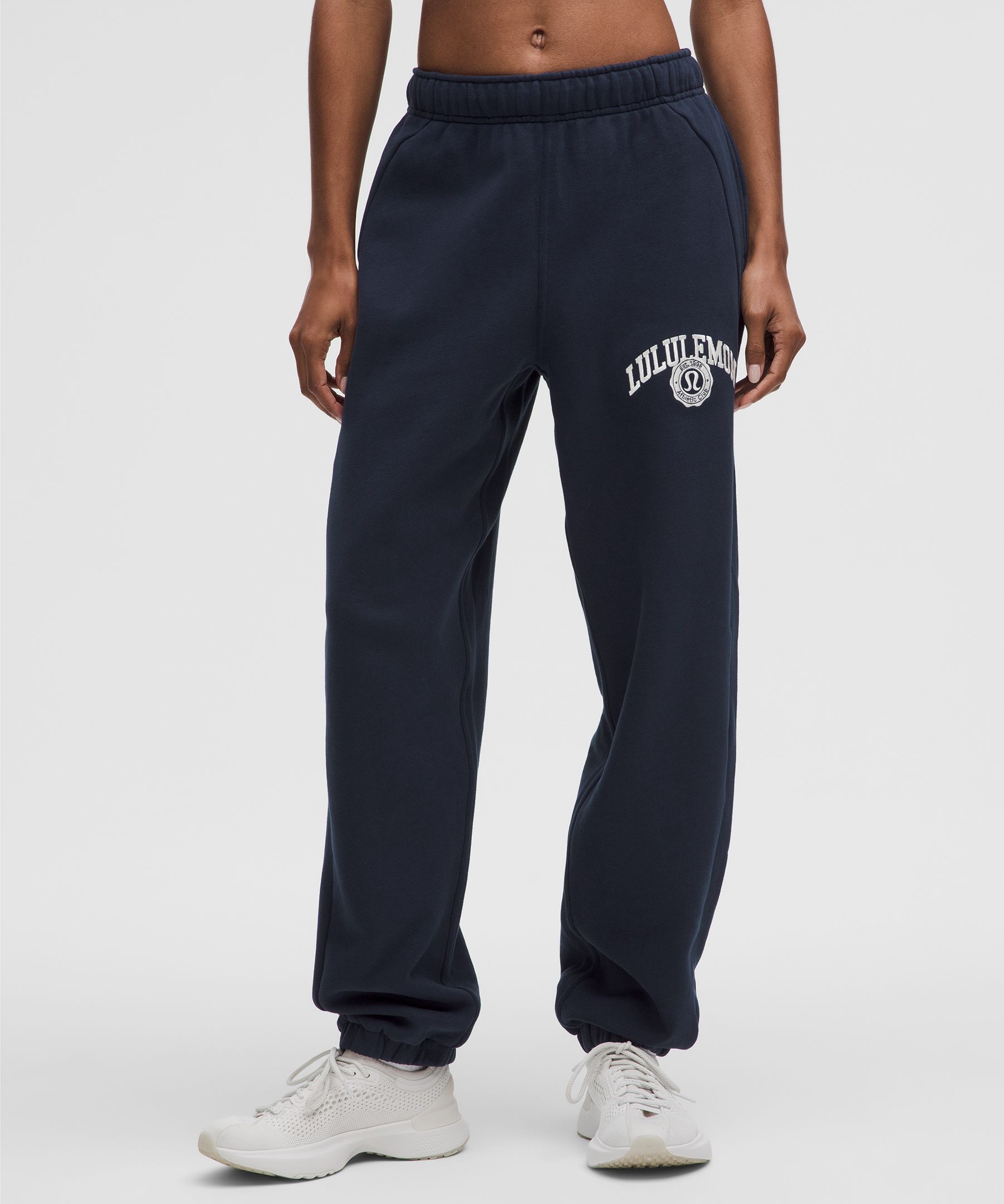 Scuba Mid-Rise Oversize Jogger Grafik hover