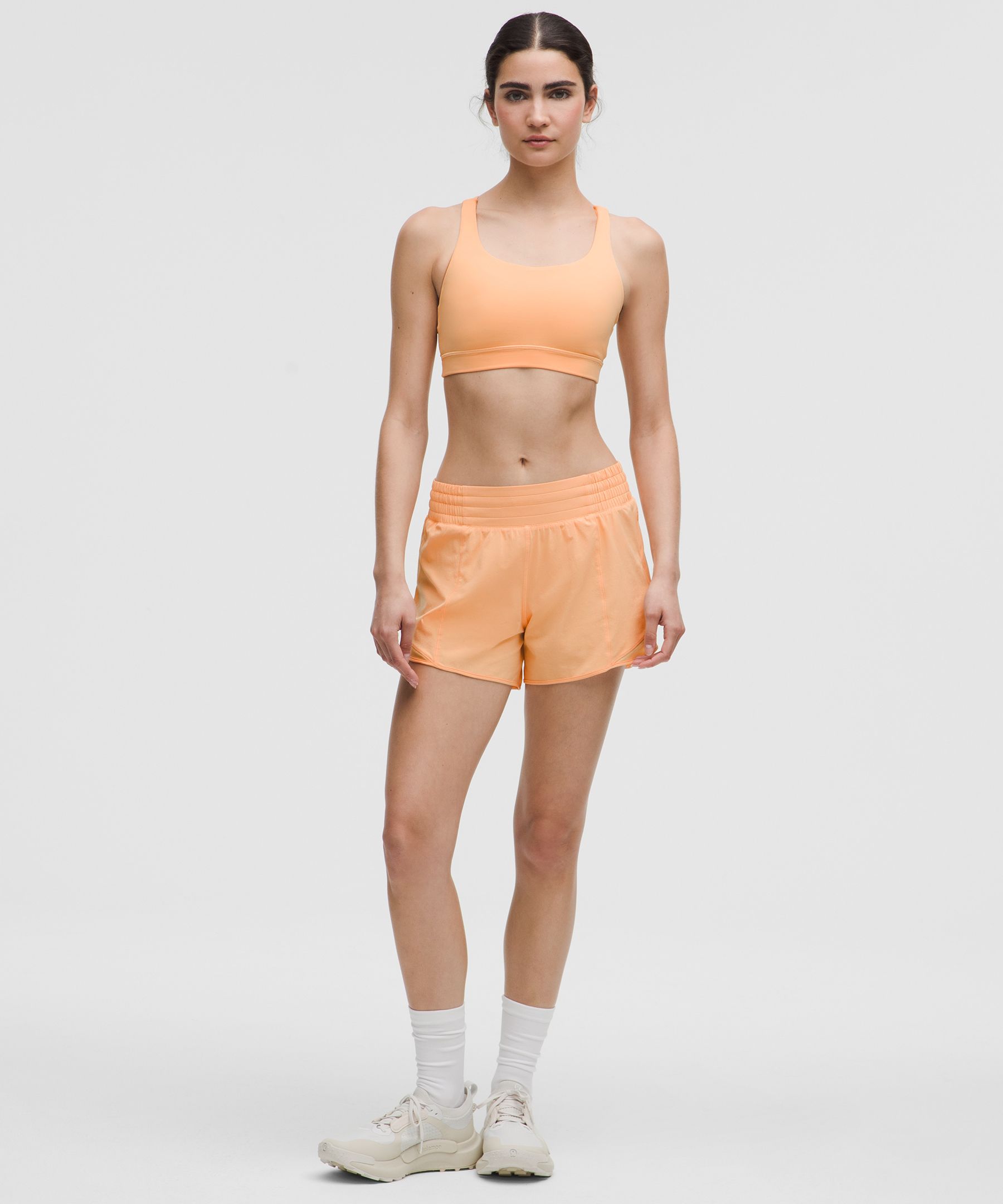 Hotty Hot High-Rise Şort 4" Lined hover